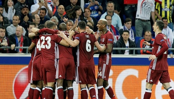 Ryan Babel'in Lyon'a attığı klas gol (İZLE)