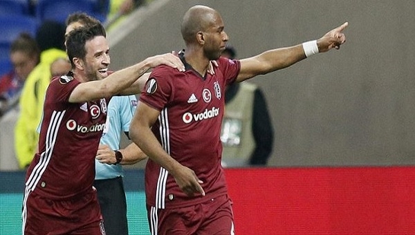 Ryan Babel UEFA'da haftanın futbolcusu seçildi - Beşiktaş Haberleri