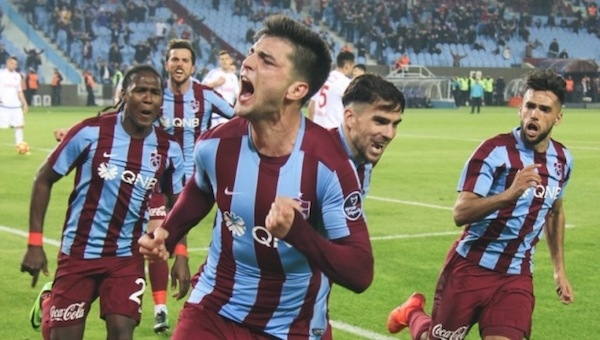 Trabzonspor'un soyunma odasında futbol şov