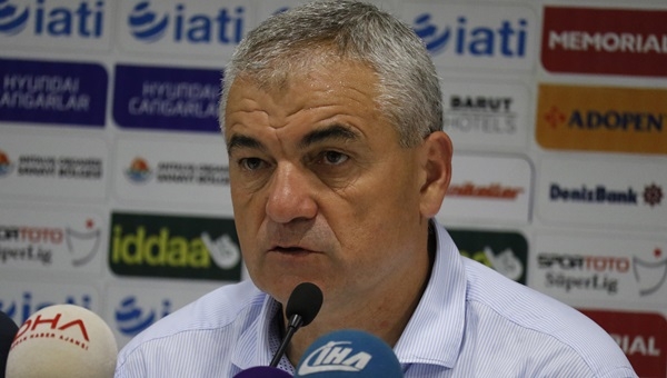 Antalyaspor'da Rıza Çalımbay'dan hakeme sitem