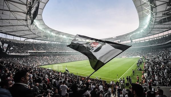 Beşiktaş'ta 3 bin koltuk için 30 bin başvuru!