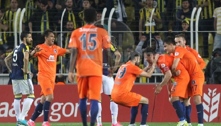 Emre Belözoğlu Fenerbahçe'ye attığı golden sonra niye sevinmedi? Açıkladı