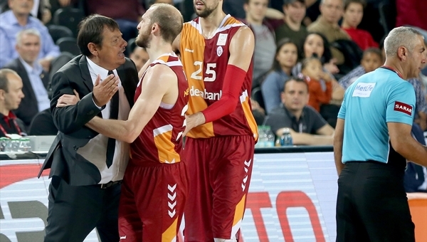 Ergin Ataman çılgına döndü