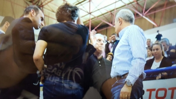 Aziz Yıldırım rakip başkanı tokatladı! Şok görüntü...