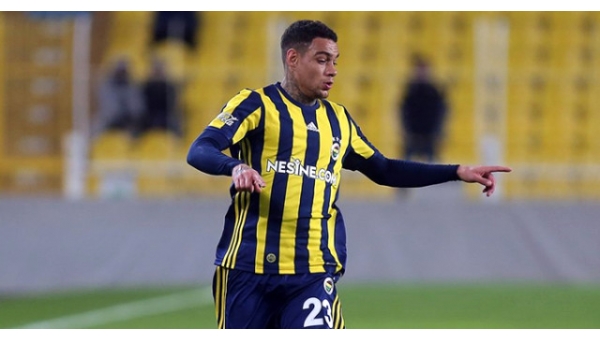 Fenerbahçe'de Advocaat'tan Van der Wiel'a ret!