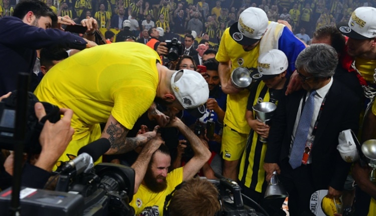 Fenerbahçe'de Antic, Datome'nin saçlarını kesti