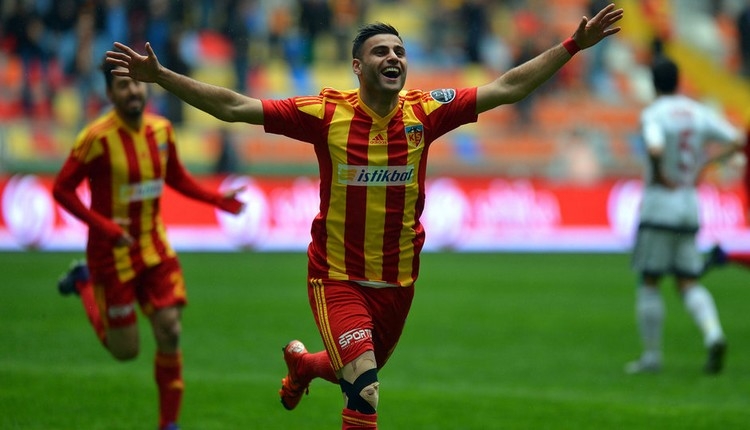 Kayserispor'da Deniz Türüç transfer olacak mı?