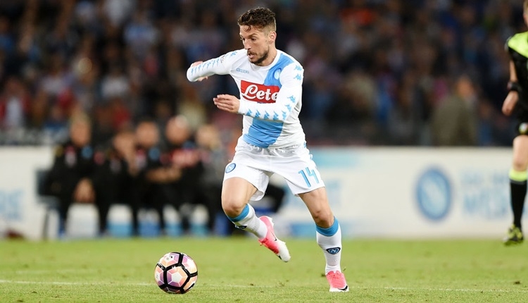 Napoli, Mertens'i bırakmadı