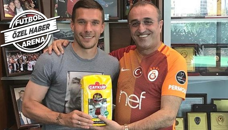 Galatasaray'da Lukas Podolski, Abdürrahim Albayrak'la dertleşti