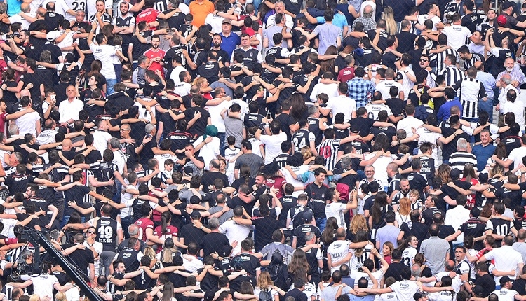 Beşiktaş Vodafone Park'ta Bursaspor aleyhine tezahurat!