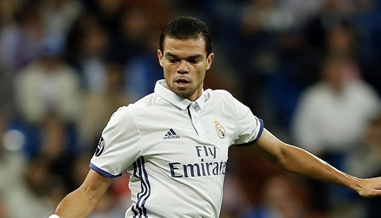 Beşiktaş'ın Pepe transferini canlı yayında açıkladı