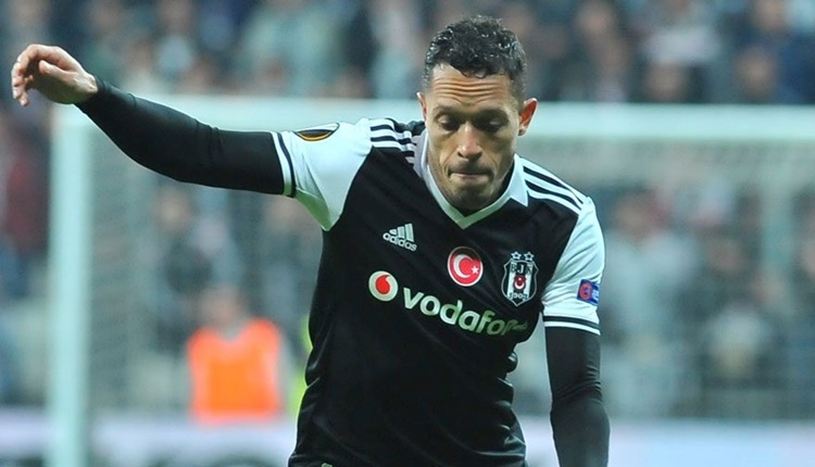 Beşiktaş'ta Adriano'ya Çin'den çılgın transfer teklifi