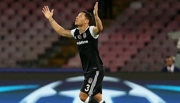 Beşiktaş'ta Adriano'ya Çin'den transfer teklifleri
