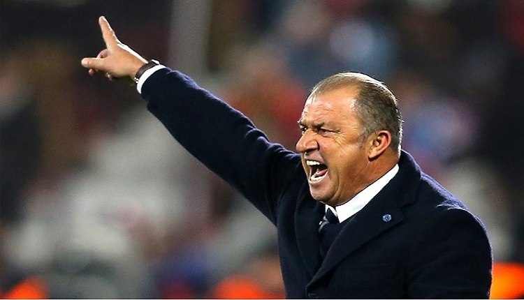 Fatih Terim'i Makedonya - Türkiye maçında sinirlendiren an!