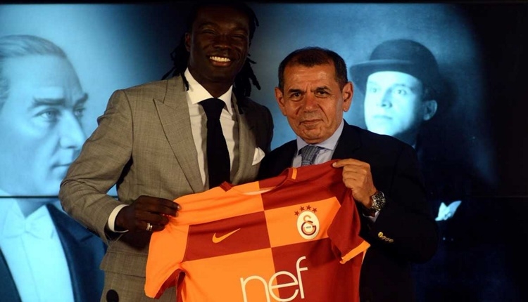 Galatasaray'da Bafetimbi Gomis imzayı attı