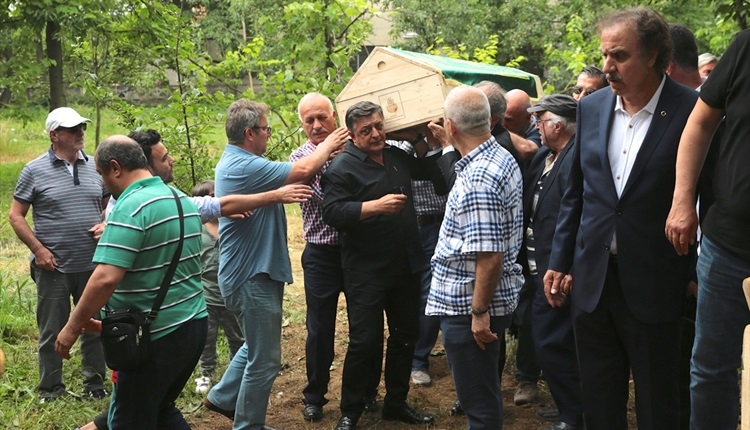 Göztepe hocası Yılmaz Vural acı gününde yalnız bırakılmadı