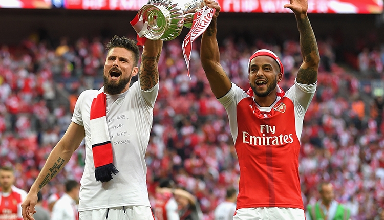 West Ham United'dan Walcott ve Giroud'a çılgın teklif!