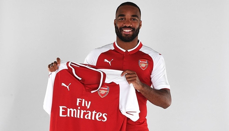 Arsenal, Lacazette transferini açıkladı