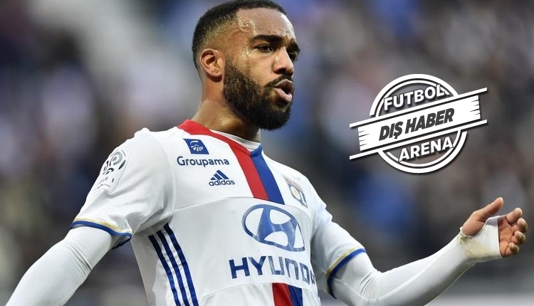 Arsenal'in transferi Alexandre Lacazette imzalıyor