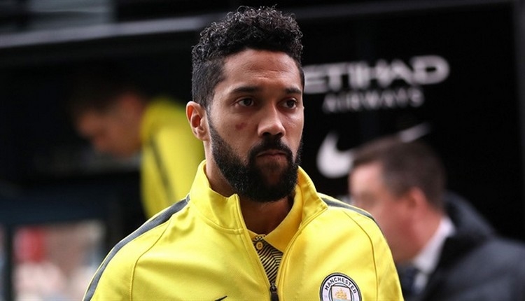 Başakşehir, Gael Clichy ile imzalıyor