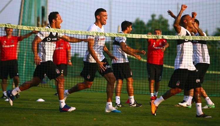 Beşiktaş'ta neşeli idman! Pepe ilgi odağı...