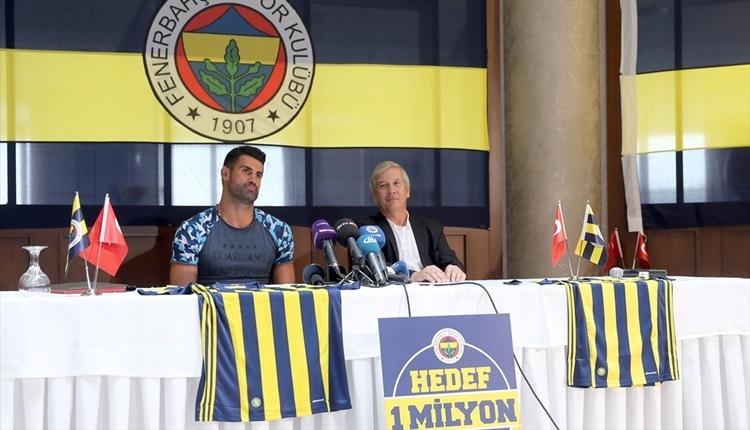 Fenerbahçe'de Volkan Demirel'in sözleşmesi TFF'de ortaya çıktı