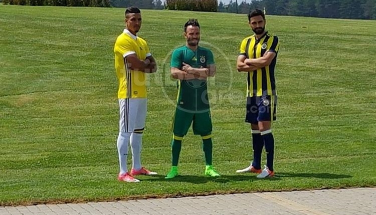 Fenerbahçe'de yeni sezon formaları tanıtıldı