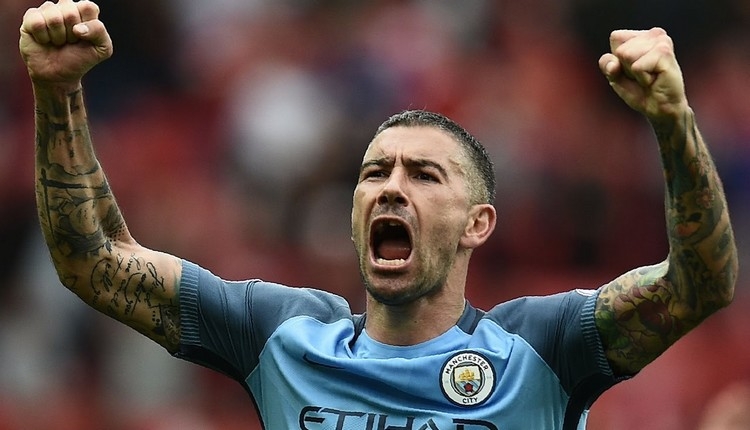 Galatasaray, Aleksandar Kolarov'u transfer edecek mi?