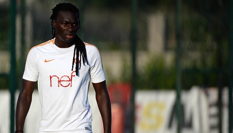 Galatasaray'da Bafetimbi Gomis'ten taraftara arabalı mesaj