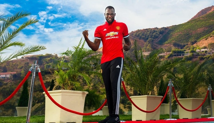 Manchester United, Romelu Lukaku ile sözleşme imzaladı