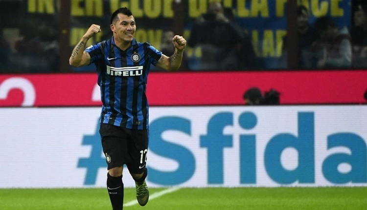 Trabzonspor taraftarları Gary Medel'in canlı yayınını bastı