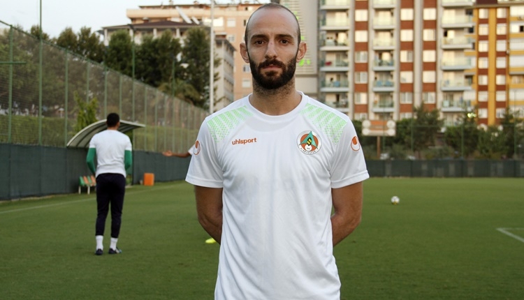 Alanyaspor'da Efecan Karaca'dan taraftarlara mesaj