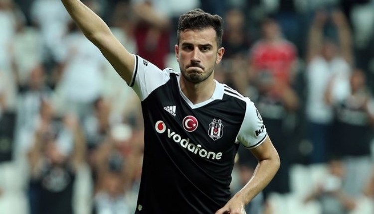 Beşiktaş taraftarından Oğuzhan Özyakup'a destek