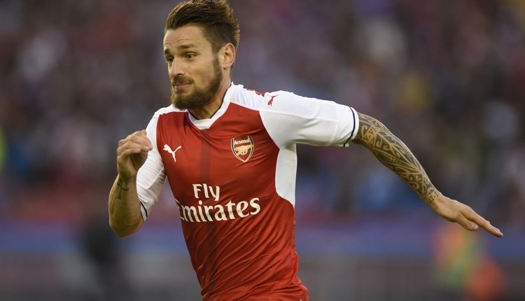 Beşiktaş'a transferde Mathieu Debuchy iddiası