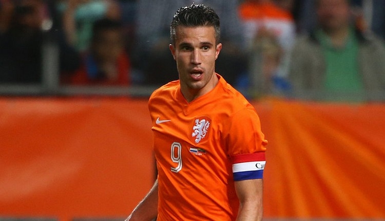 Fenerbahçe'de Van Persie'ye sürpriz davet