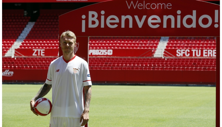 Fenerbahçe'de Simon Kjaer Sevilla'ya imzayı attı