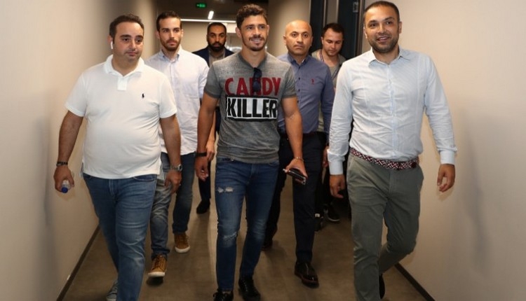 Fenerbahçeli yöneticiden Giuliano paylaşımı