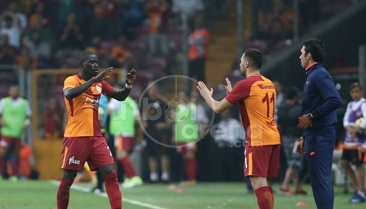 Galatasaray taraftarlarından Kayserispor maçında Sinan Gümüş'e protesto