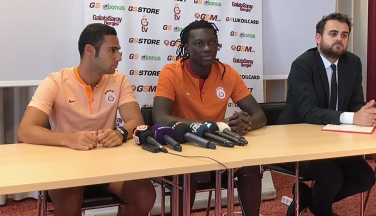 Galatasaray'da Gomis'ten Negredo'ya gönderme