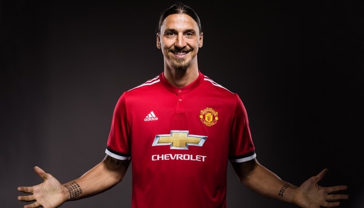 Manchester United, Zlatan Ibrahimovic ile anlaştı