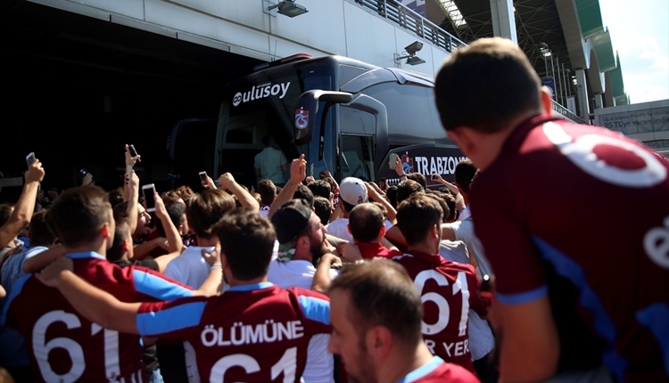 Trabzonspor'a İstanbul'da coşkulu karşılama! Burak Yılmaz...