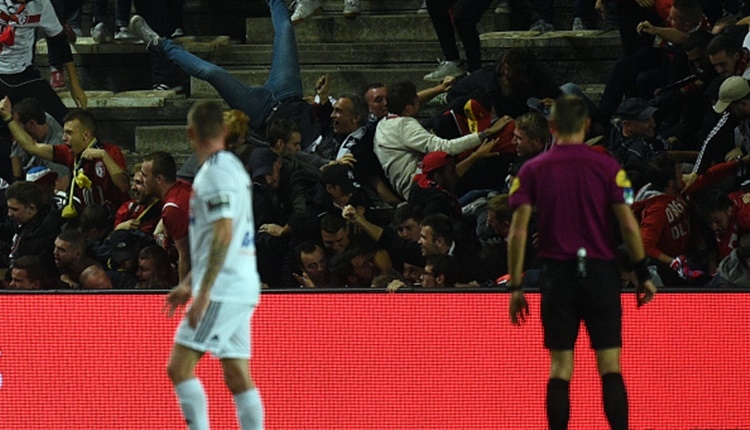 Amiens - Lille maçında tribün çöktü! (İZLE)