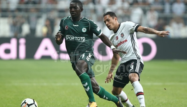 Beşiktaş - Konyaspor maçında Adriano sakatlandı