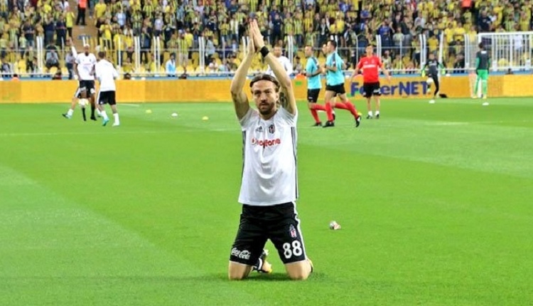 Beşiktaşlı Caner Erkin'den Kadıköy'de olay hareket! Tribünlere gitti ve...