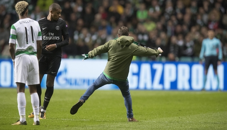 Celtic - PSG maçında Mbappe'ye saldırı