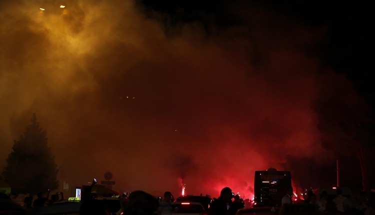 Galatasaray taraftarları Antalyayı yaktı