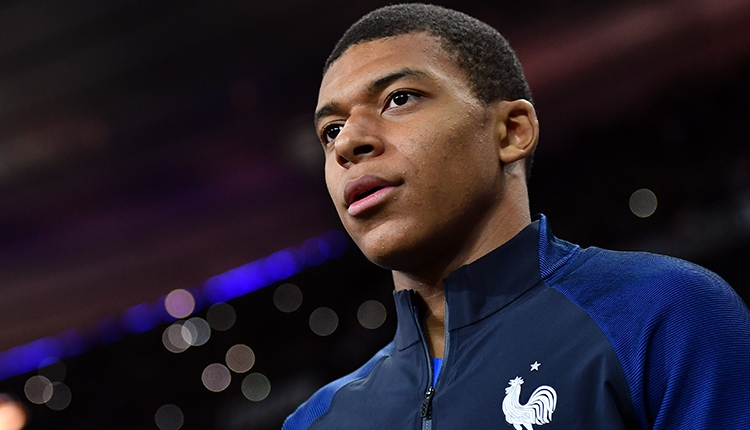 PSG, Kylian Mbappé'yi transfer etti