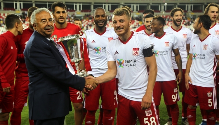 Sivasspor 7. kez Cumhuriyet Kupası'nı kazandı