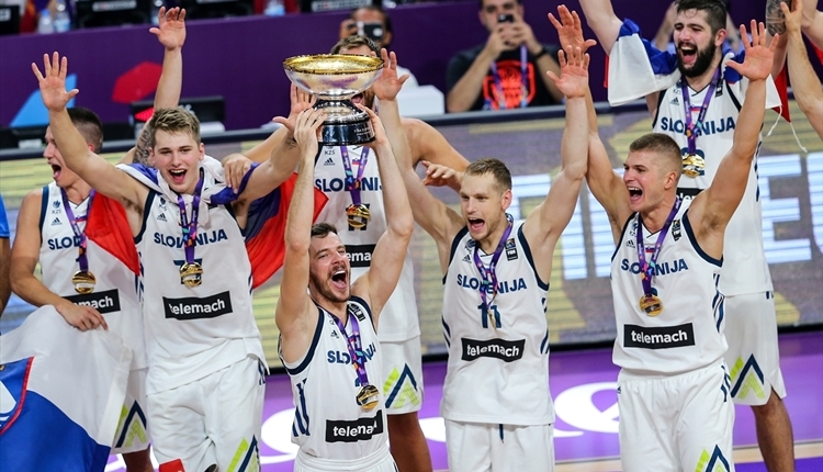 Slovenya'dan Eurobasket 2017'de tarihi şampiyonluk