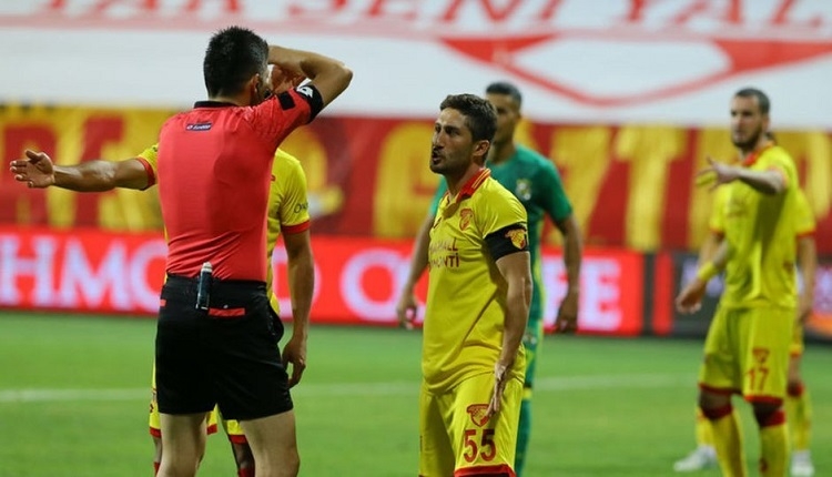 Antalyaspor taraftarlarından Göztepeli Sabri'ye protesto! Sebebi...